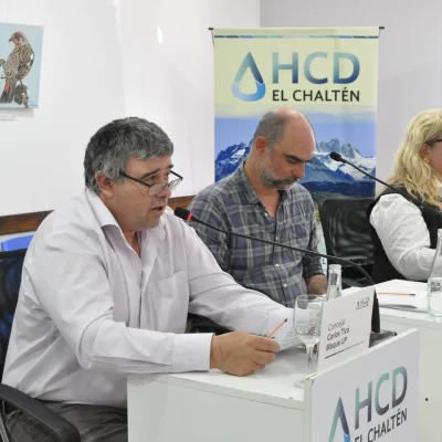 Polémica en El Chaltén por el rechazo de concejales al repudio por la venta de la Península de Magallanes