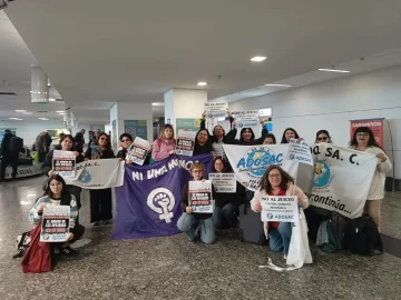 Sobreseyeron a la docente Adriana Mansilla y ADOSAC celebró el fallo Sobreseyeron a la docente Adriana Mansilla y ADOSAC celebró el fallo