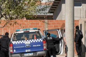Tragedia en Puerto San Julián: la pareja del exboxeador fallecido de un disparo fue indagada y sigue tras las rejas
