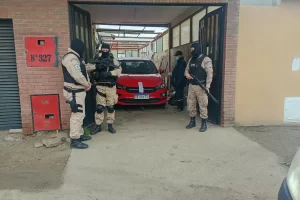 Secuestraron un auto tras los allanamientos por el caso Mario “Pato” García, el vecino descuartizado en el norte de Santa Cruz