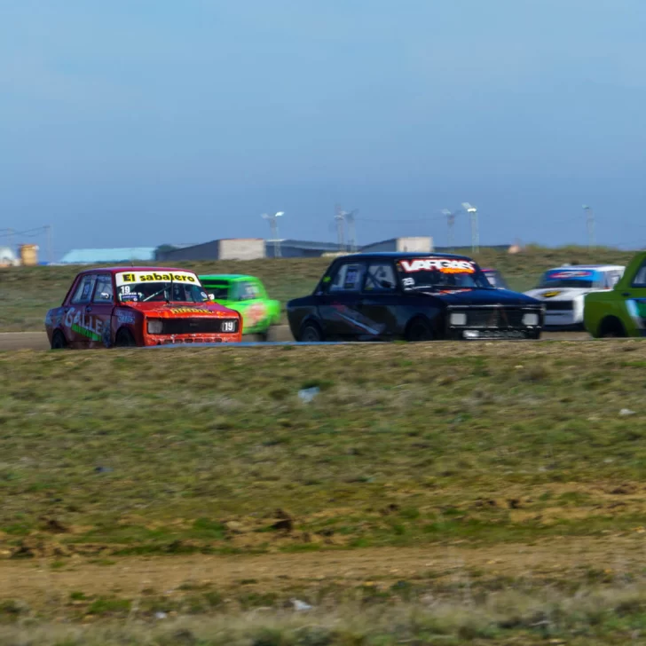 La quinta fecha se disputó con una serie de espectaculares finales en el autódromo “José Muñiz” La quinta fecha se disputó con una serie de espectaculares finales en el autódromo “José Muñiz”