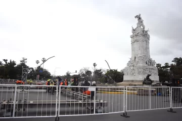 Visita del papa León XIV: comenzaron a armar el escenario en el Monumento a los Españoles en CABA Visita del papa León XIV: comenzaron a armar el escenario en el Monumento a los Españoles en CABA