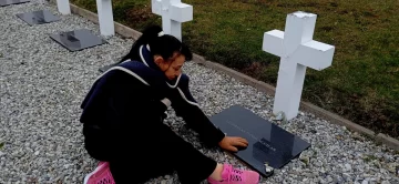 Denuncian que rompieron placas en el Cementerio argentino de Darwin, en Malvinas Denuncian que rompieron placas en el Cementerio argentino de Darwin, en Malvinas