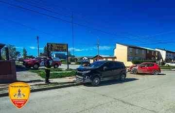 Piedra Buena: rescataron a una persona tras un choque entre dos vehículos Piedra Buena: rescataron a una persona tras un choque entre dos vehículos