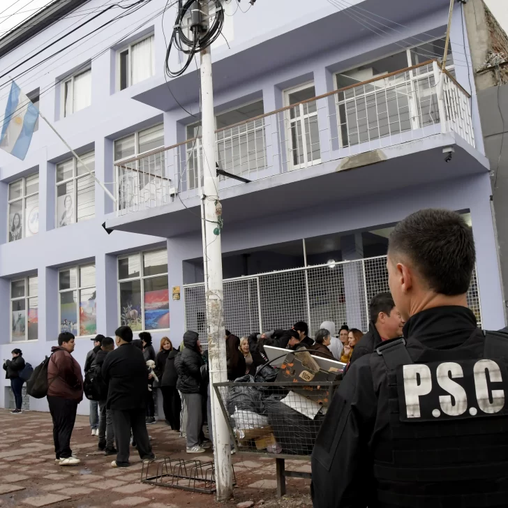 Conflicto en el Centro Chileno de Río Gallegos: acordaron 72 horas para buscar una solución Conflicto en el Centro Chileno de Río Gallegos: acordaron 72 horas para buscar una solución