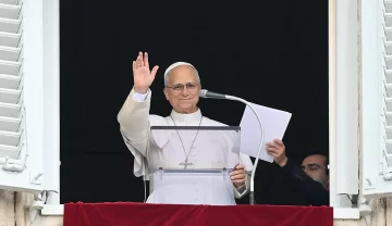 El papa León XIV reapareció tras su operación de pulmón y fue ovacionado: “Gracias a todos lo que rezaron por mi” El papa León XIV reapareció tras su operación de pulmón y fue ovacionado: “Gracias a todos lo que rezaron por mi”