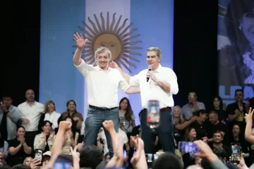 En el Día de la Lealtad, Máximo Kirchner pidió “romper la inercia de los dirigentes conformistas y representar la esperanza” En el Día de la Lealtad, Máximo Kirchner pidió “romper la inercia de los dirigentes conformistas y representar la esperanza”