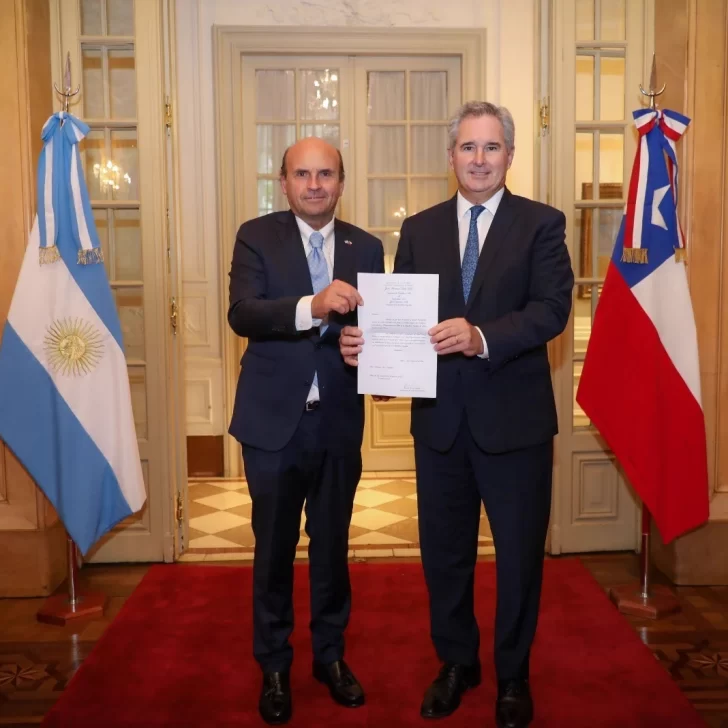 Malvinas: citan al embajador de chile para que explique la apertura de la ruta Punta Arenas con las Islas Malvinas: citan al embajador de chile para que explique la apertura de la ruta Punta Arenas con las Islas