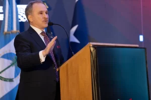 Peter Lamelas: “Estados Unidos seguirá apoyando a la Argentina si va hacia la derecha, no hacia la izquierda”