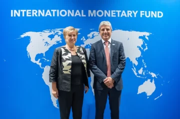 El FMI elogió la política fiscal de Milei y negocia con Caputo la revisión del acuerdo El FMI elogió la política fiscal de Milei y negocia con Caputo la revisión del acuerdo