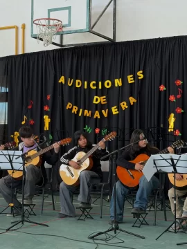 La música reunió a estudiantes y familias en una audición interna de la Orquesta de San Benito La música reunió a estudiantes y familias en una audición interna de la Orquesta de San Benito