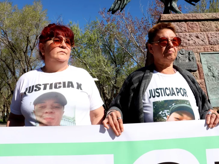 Manifestación en la Plaza San Martín de Río Gallegos
