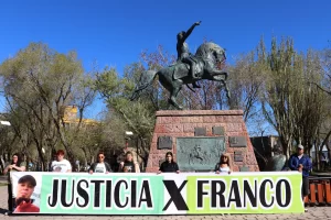 “Es demasiado sospechoso”: la familia de Franco Cuevas apuntó contra los vocales del Tribunal y pide que Roberto Neil vuelva a la cárcel “Es demasiado sospechoso”: la familia de Franco Cuevas apuntó contra los vocales del Tribunal y pide que Roberto Neil vuelva a la cárcel