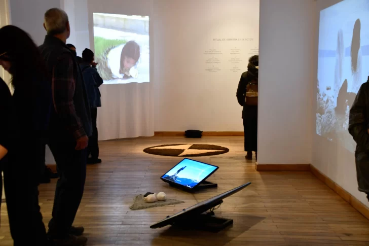 Muestra Huellas espectrales en el Museo Minnicelli