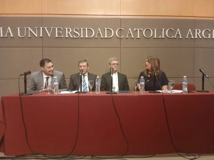 PANEL-ENCUENTRO-INTERNACIONAL-EL-PAPA-LEON-XIV-EN-AMERICA-LATINA-2-728x546 PANEL-ENCUENTRO-INTERNACIONAL-EL-PAPA-LEON-XIV-EN-AMERICA-LATINA-2-728x546