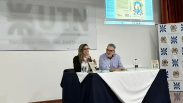 Cynthia Ottaviano y Roberto Caballero presentaron “Proscripta y sublevada” en Río Gallegos Cynthia Ottaviano y Roberto Caballero presentaron “Proscripta y sublevada” en Río Gallegos