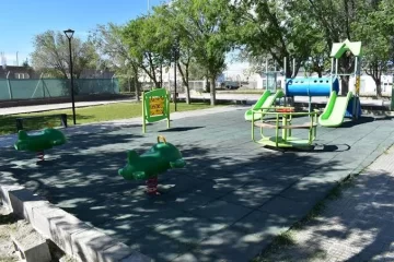 Un perro atacó a un nene de 8 años en una plaza de Las Heras y su mamá denunció el hecho Un perro atacó a un nene de 8 años en una plaza de Las Heras y su mamá denunció el hecho