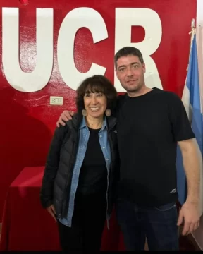 Roxana Reyes en Puerto Deseado: “Juntos seguimos construyendo el futuro que nos merecemos” Roxana Reyes en Puerto Deseado: “Juntos seguimos construyendo el futuro que nos merecemos”