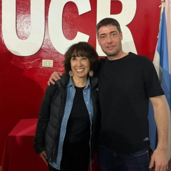 Roxana Reyes en Puerto Deseado: “Juntos seguimos construyendo el futuro que nos merecemos” Roxana Reyes en Puerto Deseado: “Juntos seguimos construyendo el futuro que nos merecemos”