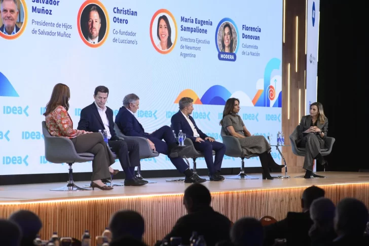 Rosana Cordero (CEO en Cordero); Ricardo Markous (CEO de Tecpetrol); Salvador Muñoz (Presidente de Hijos de Salvador Muñoz); Christian Otero (Co-fundador de Lucciano's) y María Eugenia Sampalione (Directora Ejecutiva de Newmont Argentina). Moderó por la periodista Florencia Donovan. Rosana Cordero (CEO en Cordero); Ricardo Markous (CEO de Tecpetrol); Salvador Muñoz (Presidente de Hijos de Salvador Muñoz); Christian Otero (Co-fundador de Lucciano's) y María Eugenia Sampalione (Directora Ejecutiva de Newmont Argentina). Moderó por la periodista Florencia Donovan.