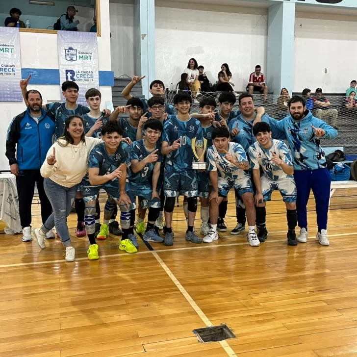 Santa Cruz Sub-18 se consagró campeón de la Copa Dante Cantarutti y llega fortalecido a los Juegos de la Araucanía Santa Cruz Sub-18 se consagró campeón de la Copa Dante Cantarutti y llega fortalecido a los Juegos de la Araucanía