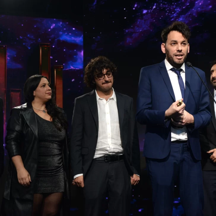 Martín Fierro de Radio: “Contragolpe”, con Facundo Pedrini, director de noticias de Crónica TV, ganó como mejor programa semanal en FM Martín Fierro de Radio: “Contragolpe”, con Facundo Pedrini, director de noticias de Crónica TV, ganó como mejor programa semanal en FM