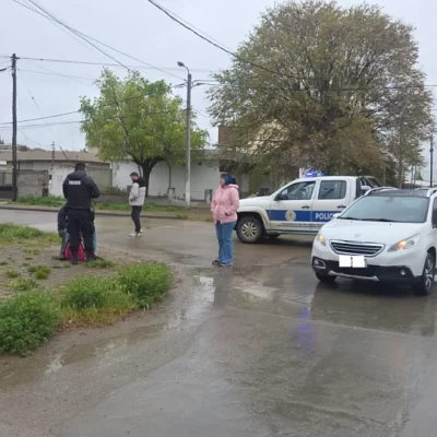 Un hombre atropelló con su auto a un anciano que circulaba en bicicleta por Comodoro Rivadavia: