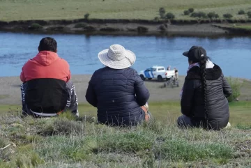 Con el dato del lugar exacto del accidente, retoman la búsqueda de los hermanos desaparecidos en el río Gallegos Con el dato del lugar exacto del accidente, retoman la búsqueda de los hermanos desaparecidos en el río Gallegos
