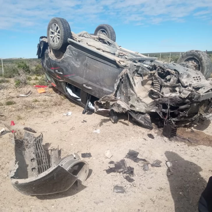 Se salvaron de milagro: increíble choque de dos autos a la altura de una estancia de la Ruta N° 43 Se salvaron de milagro: increíble choque de dos autos a la altura de una estancia de la Ruta N° 43