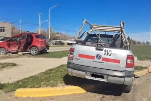 Choque y violencia en la Avenida Asturias de Río Gallegos: trasladaron a un conductor al hospital y quisieron agredir a otro