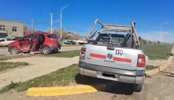 Choque y violencia en la Avenida Asturias de Río Gallegos: trasladaron a un conductor al hospital y quisieron agredir a otro Choque y violencia en la Avenida Asturias de Río Gallegos: trasladaron a un conductor al hospital y quisieron agredir a otro