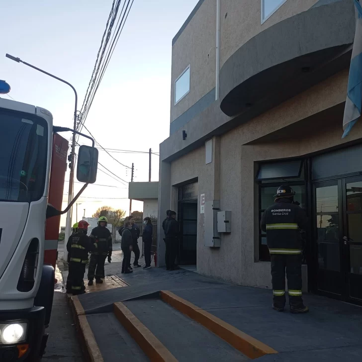 Un paciente psiquiátrico intentó incendiar una clínica privada en Santa Cruz Un paciente psiquiátrico intentó incendiar una clínica privada en Santa Cruz