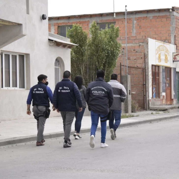 Condenaron a una pareja a 8 años de prisión y al pago de $90 millones por explotar a una extranjera en Santa Cruz Condenaron a una pareja a 8 años de prisión y al pago de $90 millones por explotar a una extranjera en Santa Cruz