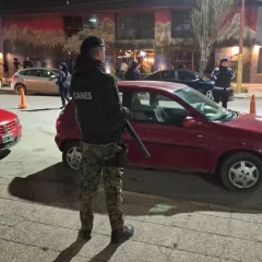 Amplio despliegue policial blindó las zonas de boliches y avenidas clave de Río Gallegos