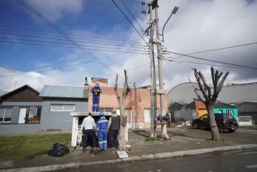Reparan un transformador tras un incendio y habrá cortes de luz durante ocho horas en Río Gallegos Reparan un transformador tras un incendio y habrá cortes de luz durante ocho horas en Río Gallegos
