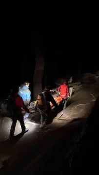 Se descompensó durante el descenso del Fitz Roy y tuvieron que rescatarla en camilla Se descompensó durante el descenso del Fitz Roy y tuvieron que rescatarla en camilla