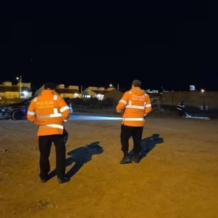 Dramático accidente en Perito Moreno: un motociclista sufrió múltiples fracturas tras colisionar contra un auto Dramático accidente en Perito Moreno: un motociclista sufrió múltiples fracturas tras colisionar contra un auto