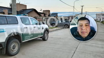 Crimen en la Comisaría Séptima: Gendarmería allanó los domicilios de tres policías en Río Gallegos y secuestró sus celulares Crimen en la Comisaría Séptima: Gendarmería allanó los domicilios de tres policías en Río Gallegos y secuestró sus celulares