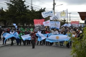 La UTN Santa Cruz adhiere al paro universitario y convoca a la Marcha Federal La UTN Santa Cruz adhiere al paro universitario y convoca a la Marcha Federal