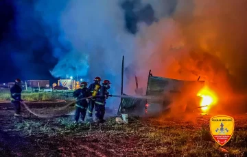 Caleta Olivia: confirmaron que el incendio de una vivienda fue intencional y el damnificado señaló a un sospechoso Caleta Olivia: confirmaron que el incendio de una vivienda fue intencional y el damnificado señaló a un sospechoso