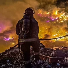Bomberos y el municipio sofocaron un incendio de residuos en el Vaciadero Municipal de Puerto Deseado