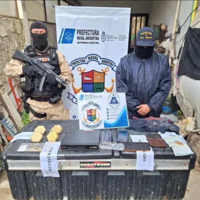Escándalo en Caleta Olivia: abogado de un acusado por el caso “Pato” García desmintió a Prefectura y aseguró que los lingotes secuestrados “no son de oro”
