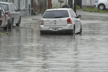 Río Gallegos bajo el agua: calles anegadas y complicaciones por las intensas lluvias Río Gallegos bajo el agua: calles anegadas y complicaciones por las intensas lluvias