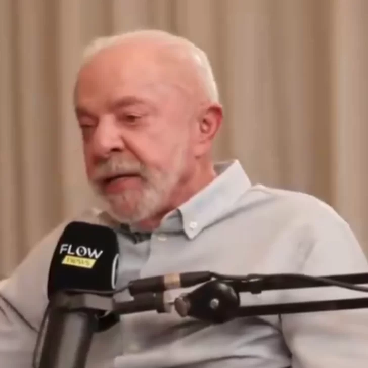 Lula Da Silva aseguró que evalúan “impedir que los bancos emitan más de una tarjeta por persona” Lula Da Silva aseguró que evalúan “impedir que los bancos emitan más de una tarjeta por persona”
