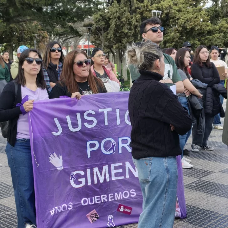 La madre de Gimena, asesinada en Las Heras, presente en la marcha de “basta de femicidios”: qué pasó con el juicio La madre de Gimena, asesinada en Las Heras, presente en la marcha de “basta de femicidios”: qué pasó con el juicio
