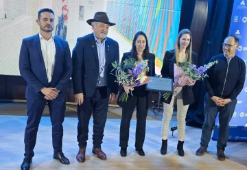 El Centro Oncológico Pediátrico “Dr. Carlos A Bulgheroni” fue reconocido por su aporte a la salud pública de la Patagonia Sur El Centro Oncológico Pediátrico “Dr. Carlos A Bulgheroni” fue reconocido por su aporte a la salud pública de la Patagonia Sur