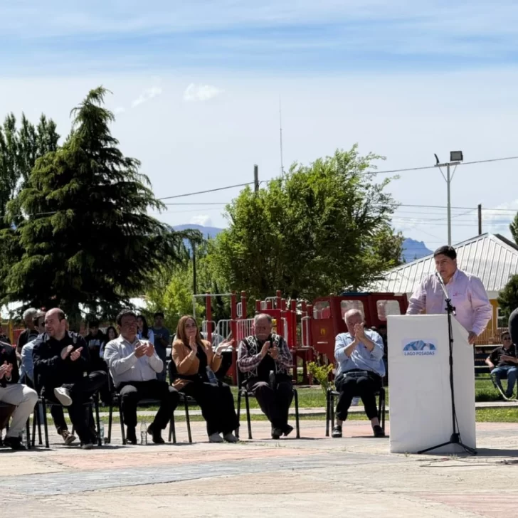 El gobernador Claudio Vidal acompañó a Lago Posadas en su 67° aniversario El gobernador Claudio Vidal acompañó a Lago Posadas en su 67° aniversario
