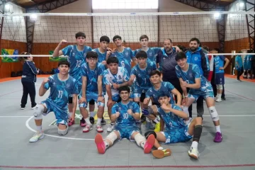 La Araucanía comenzó con doble triunfo para el vóley masculino de Santa Cruz La Araucanía comenzó con doble triunfo para el vóley masculino de Santa Cruz
