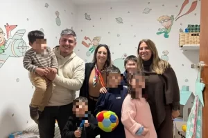 Primer Día de la Madre tras adoptar a cinco hermanitos