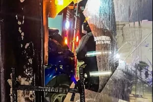 Principio de incendio en una vivienda por una falla eléctrica Principio de incendio en una vivienda por una falla eléctrica